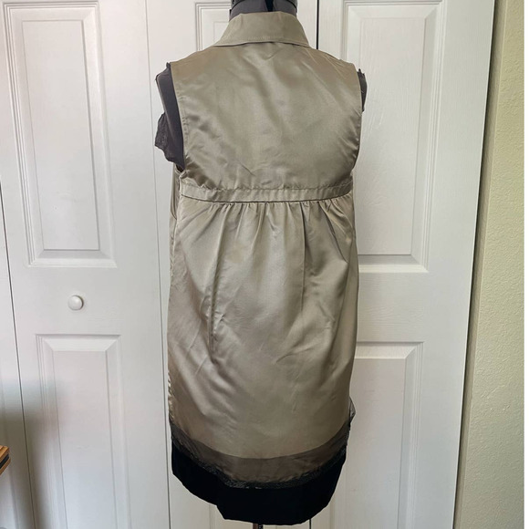 Vera Wang Champagne Satin and Sequin Shift Dress with Beading • Size 6 🗣 - Picture 5 of 5